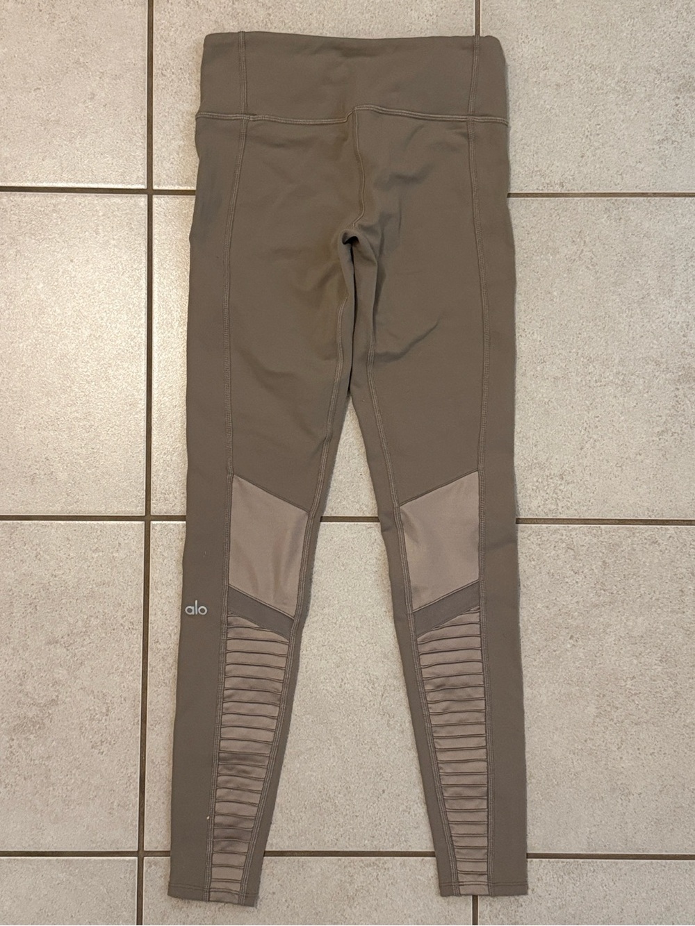 Alo Like New Athena Moto Yoga Leggings Size XS - Picture 5 of 6